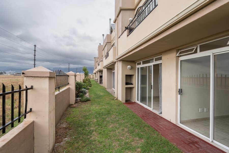 2 Bedroom Property for Sale in Whispering Pines Western Cape